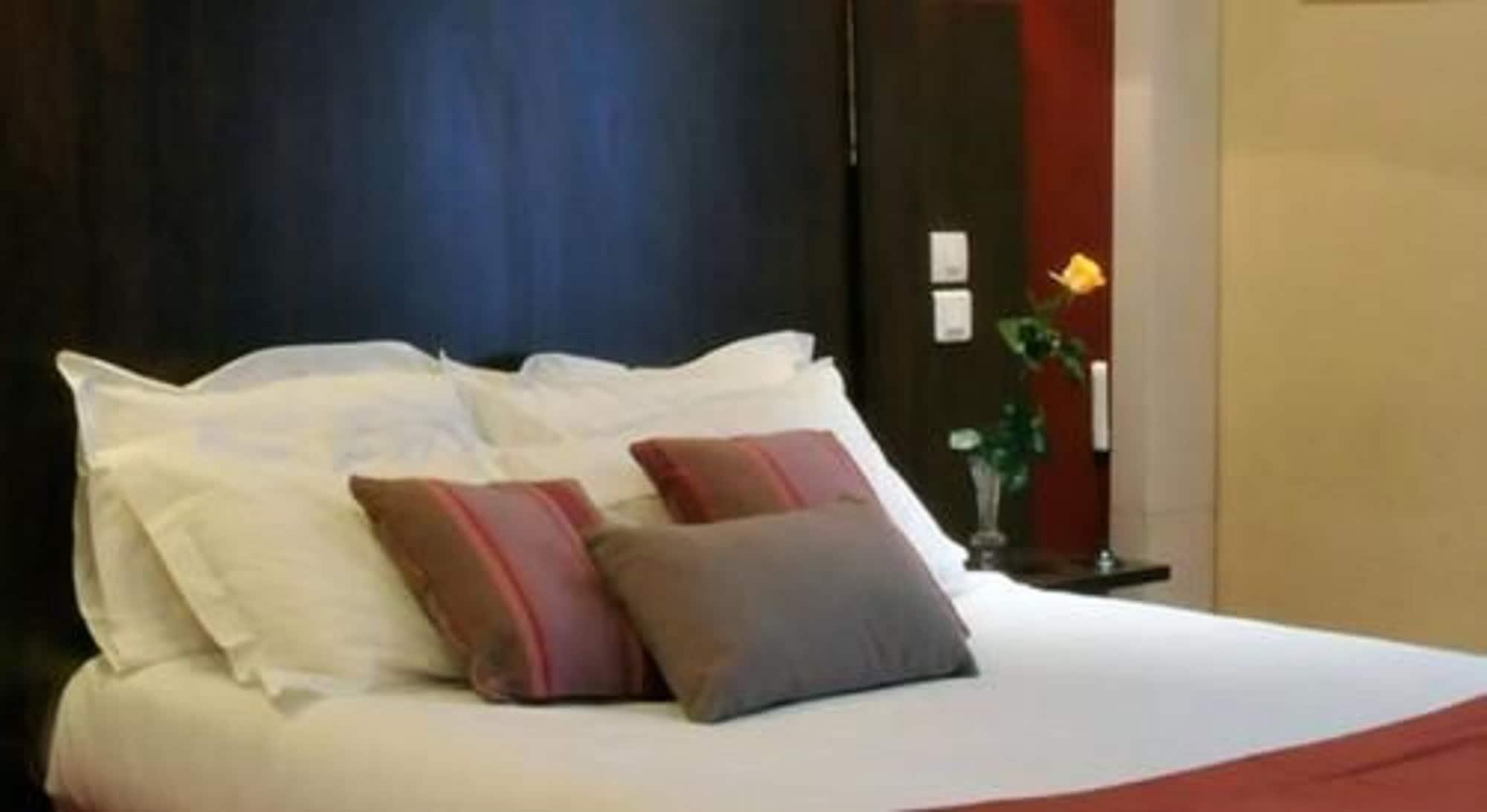 Hotel Kabanel By Happyculture Paris Exterior photo