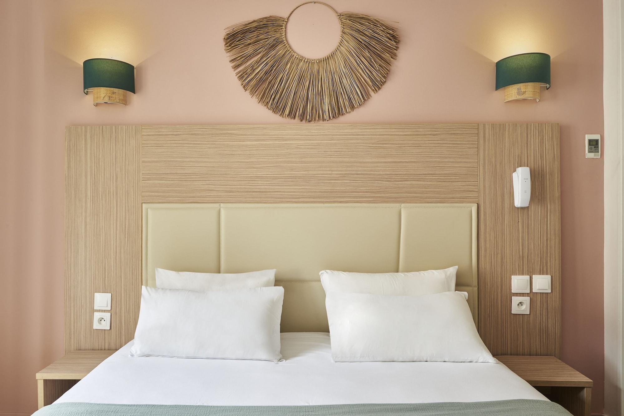 Hotel Kabanel By Happyculture Paris Exterior photo