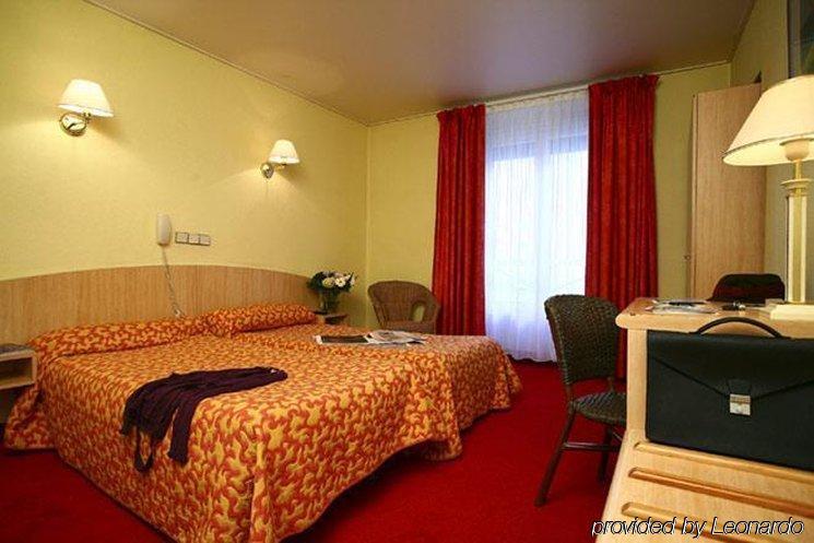Hotel Kabanel By Happyculture Paris Room photo